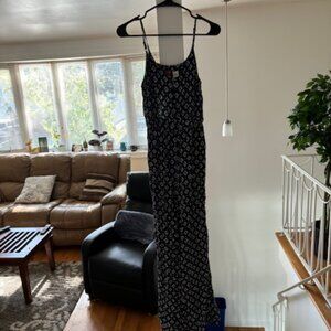 womans divided jump suit  size 4     R